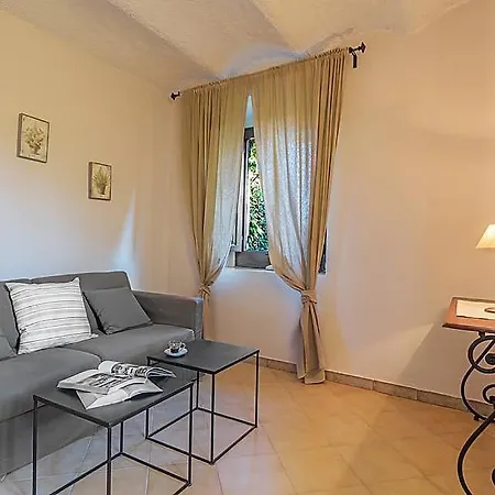 In Sleeps 4 Includes Air Con Apartment